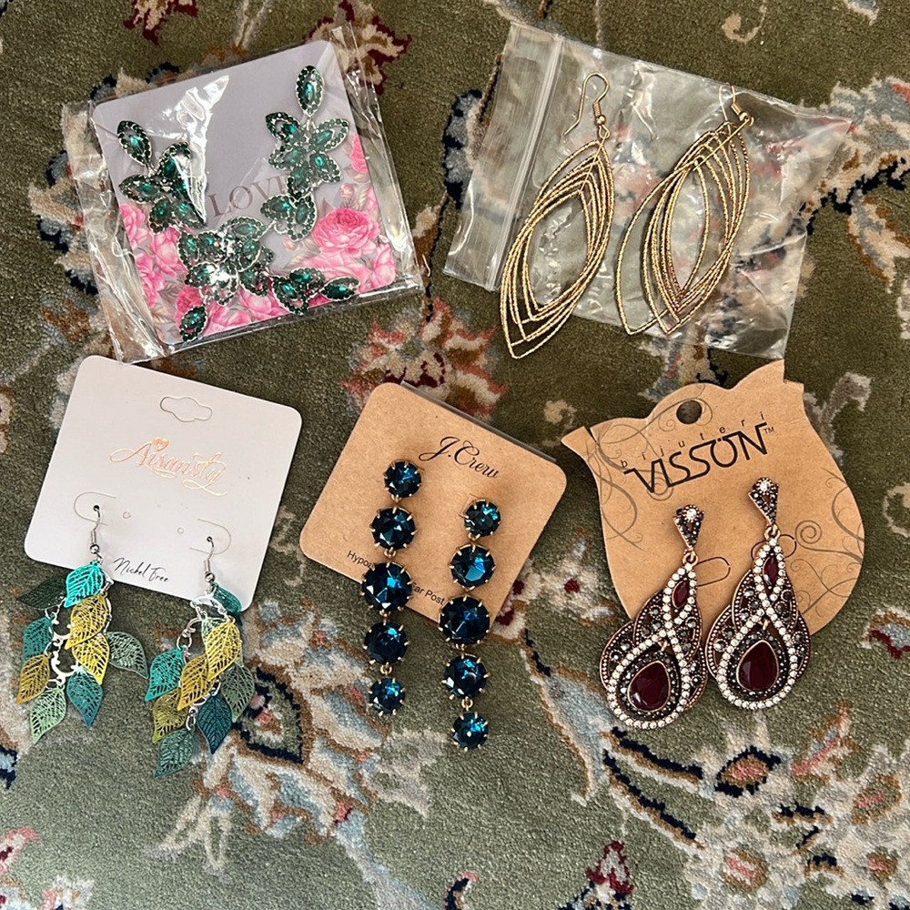 Bundle of the earrings